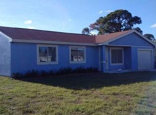 2044 SE Triumph Rd, Port Saint Lucie, FL 34952
