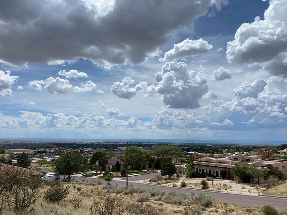 5th image of 206 Camino De La Sierra NE