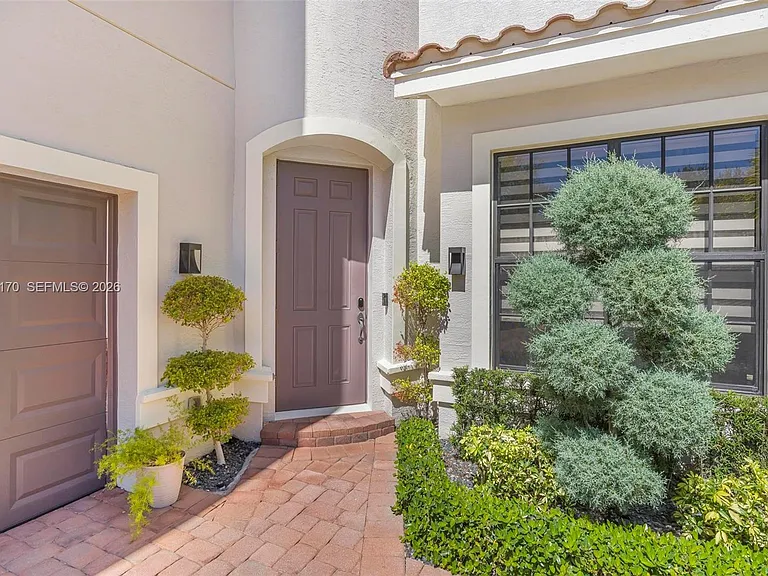 10185 Cameilla St — Photo 3