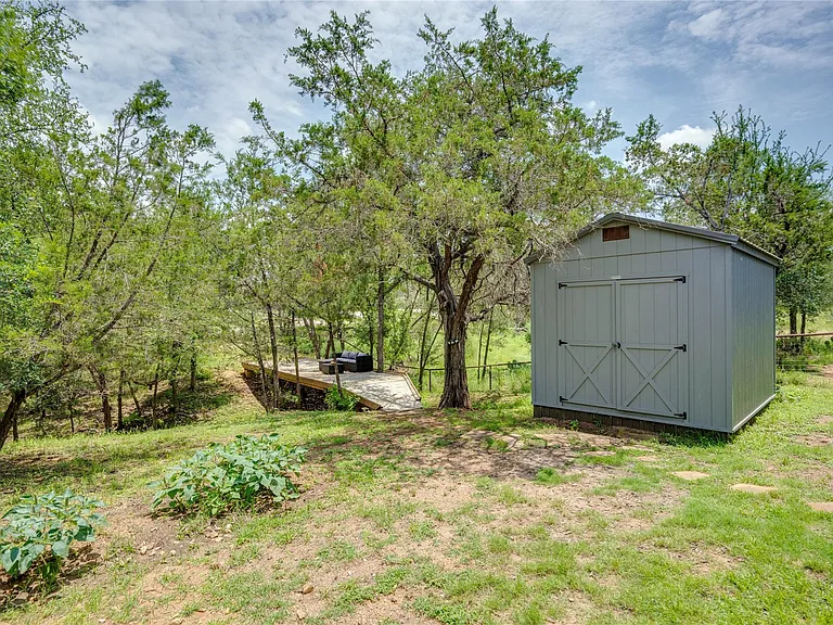 719 Birch Ln — Photo 23