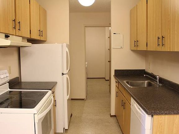 4th image of 425 115th St E