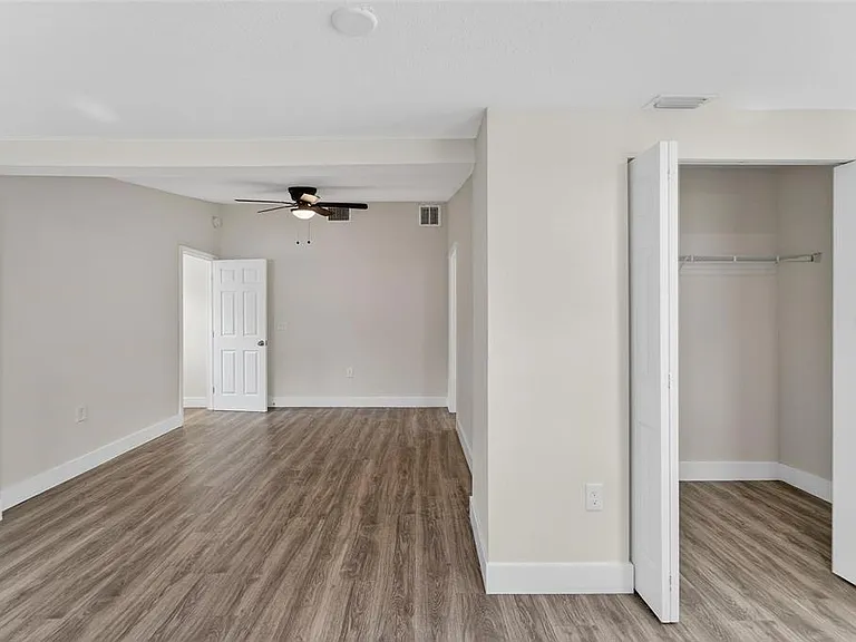 2525 W Beach St — Photo 34