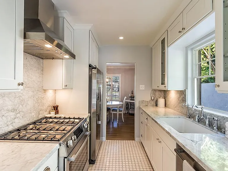 513 W Granada Rd — Photo 11