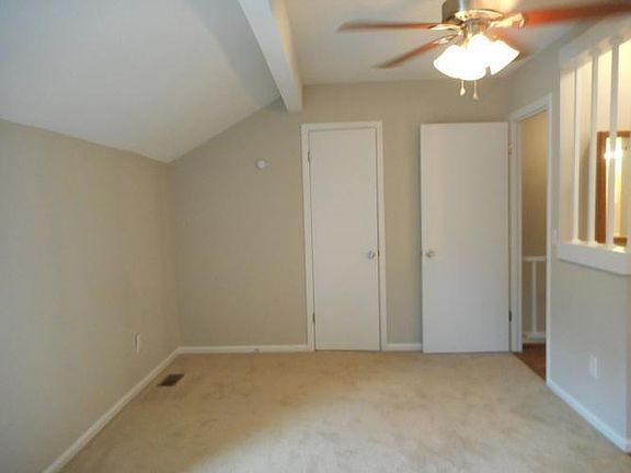 BR 1 TOWARD DOOR