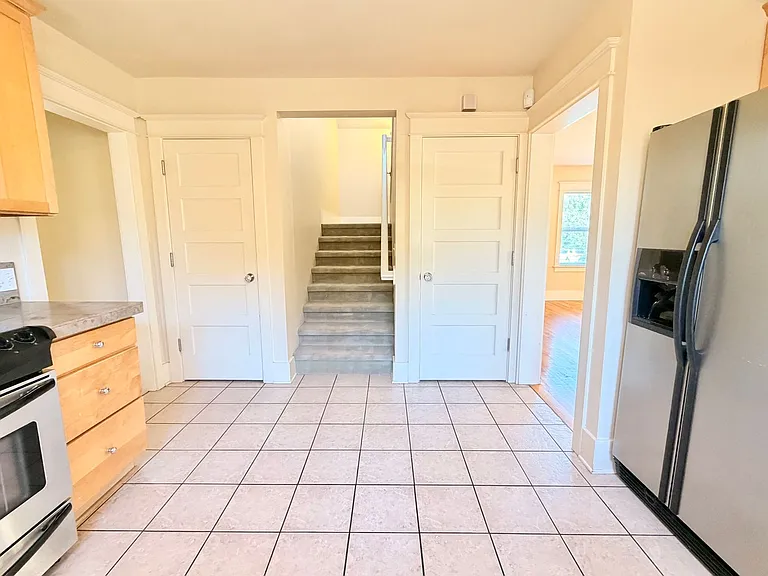 5319 NE 16th Ave — Photo 8