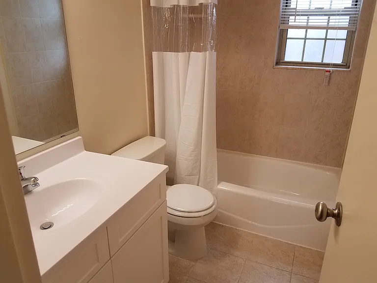 Summit Manor — Photo 9