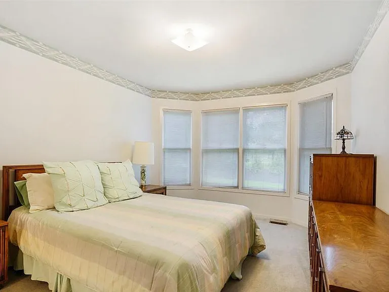 24267 Weathervane Ct — Photo 5