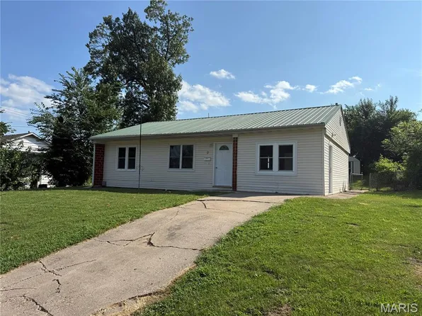 8 Wauneta Pl, Hannibal, MO 63401