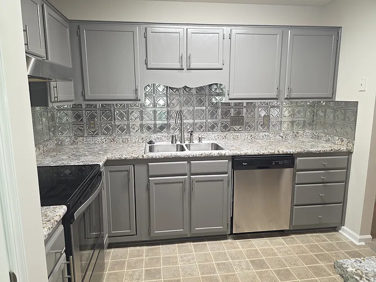 727 Shelby Dr — Photo 6