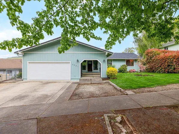 2981 Rosewood St, Medford, OR 97504