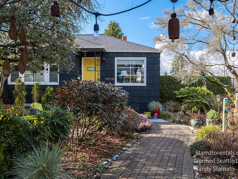 Broadview Garden House is tucked into one of North Seattle's established residential neighborhoods, just minutes from the city.