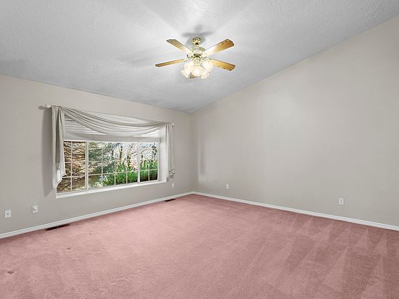 3rd image of 1385 N Canyon View Dr