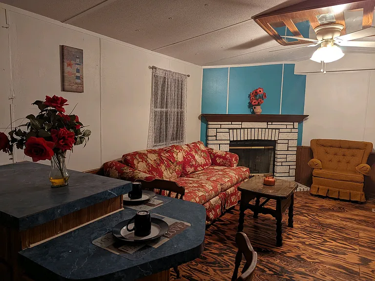 250 Harley Ln — Photo 1