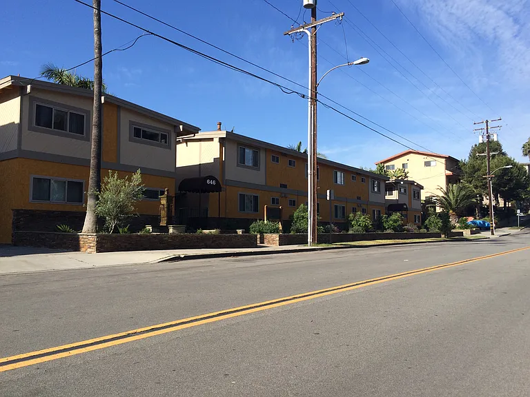 Seabreeze Apartments — Photo 16