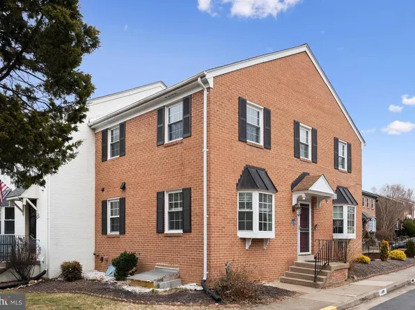 4199 University Dr, Fairfax, VA 22030