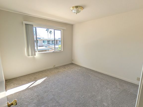 5th image of 418 Whitehall Rd #428E