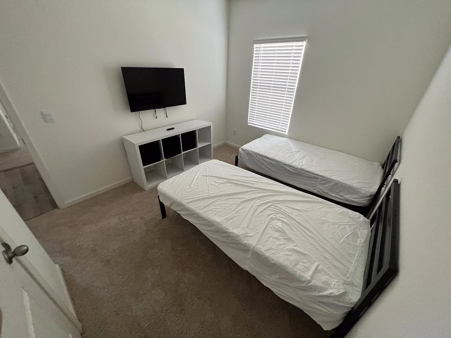 4 bed, 1497 sqft, $3,245 — Photo 4
