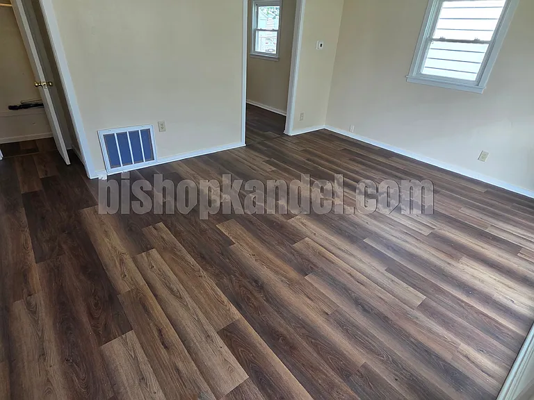 1020 Cedar Ave — Photo 2