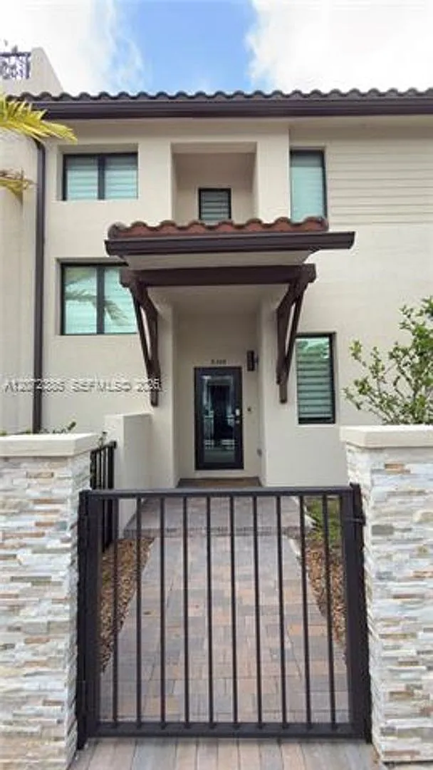 8388 NW 49th St th 8388, Doral, FL 33166 — Photo 3