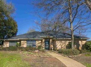 2406 Northbrook Dr, Longview, TX 75605
