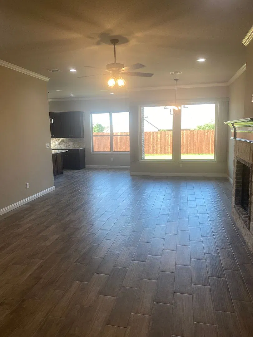 Gorgeous Home in Meander Estates — Photo 2