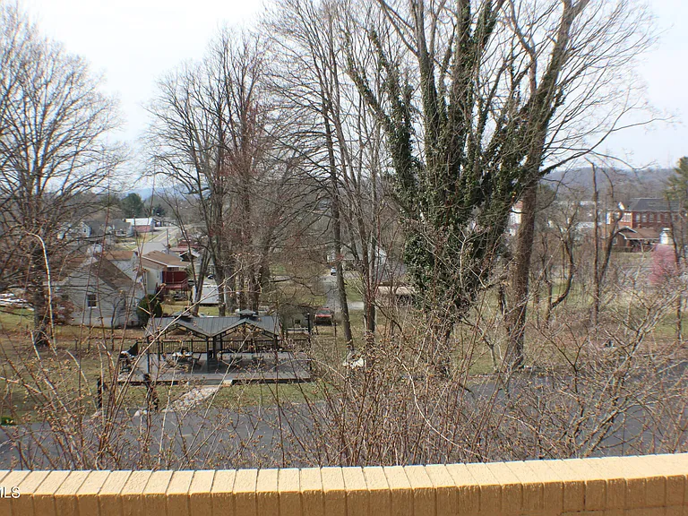 924 Maryland Ave #F — Photo 25