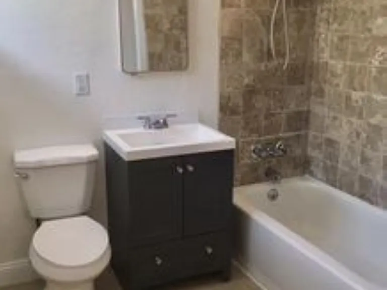 2261 Newark St #B — Photo 14