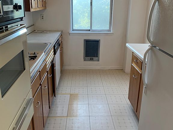 2nd image of 277 Prospect St #8H