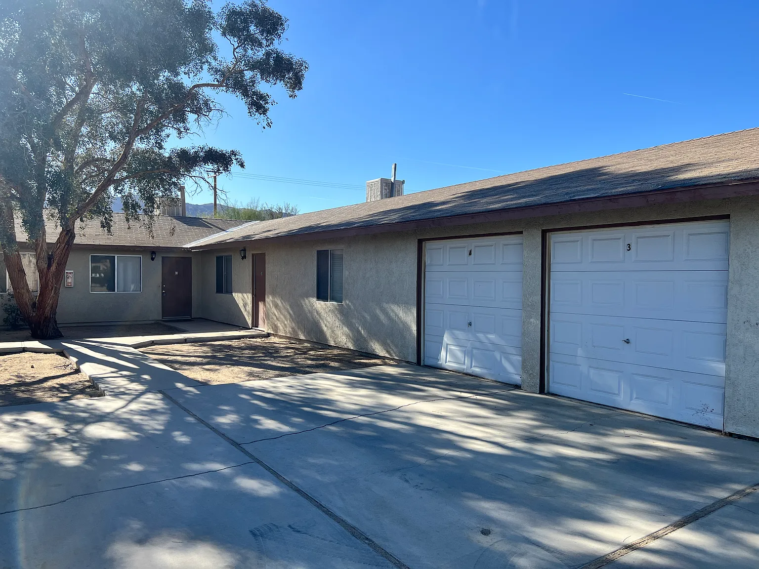 2 bed, 900 sqft, $950 — Photo 1