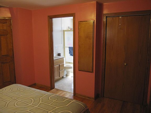 2nd image of 3116 N Francisco Ave #3
