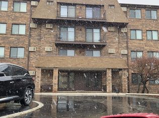 6800 W Raven St Unit 205, Chicago, IL 60631