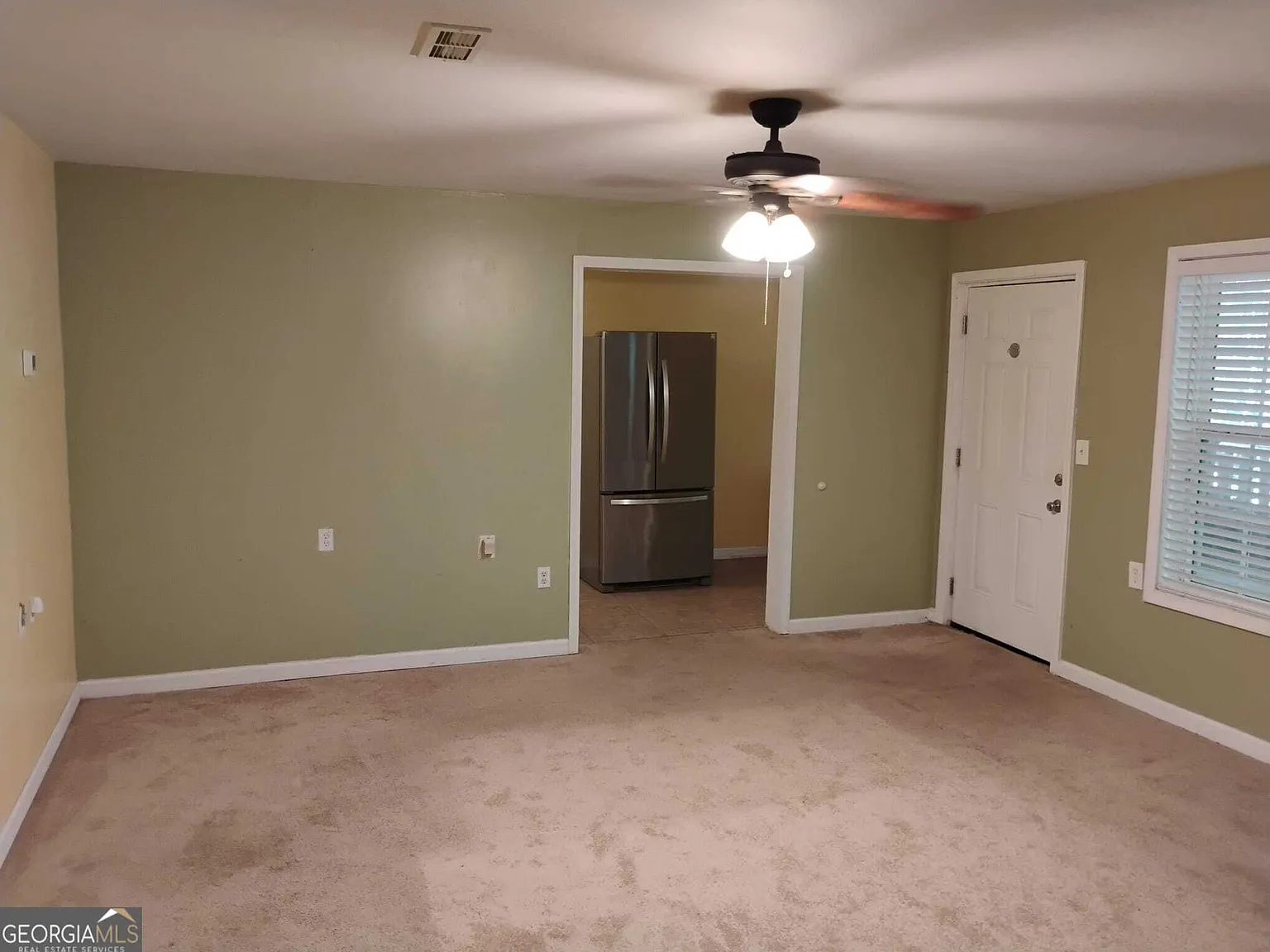 2 bed, 1.0 bath, 1100 sqft, $1,325 — Photo 2