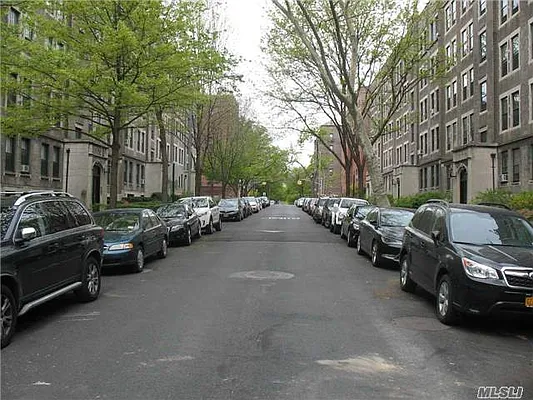 Sold by Daniel Gale Sotheby's International Realty | media 16