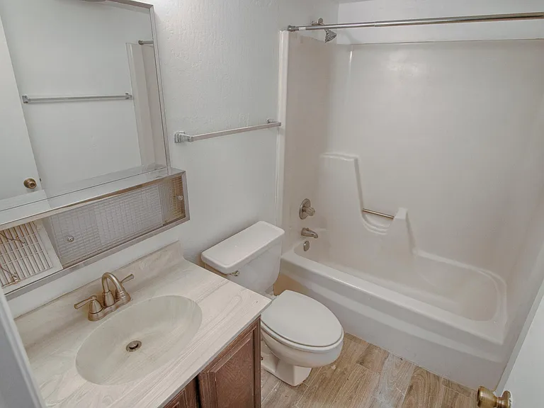 2820 Park Cir #33 — Photo 9