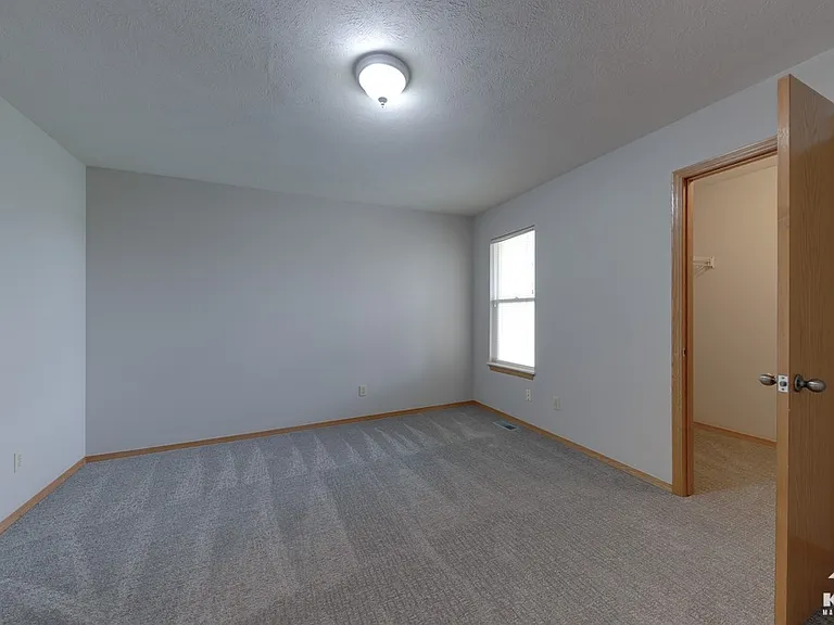 519 N Bristol Ct — Photo 19