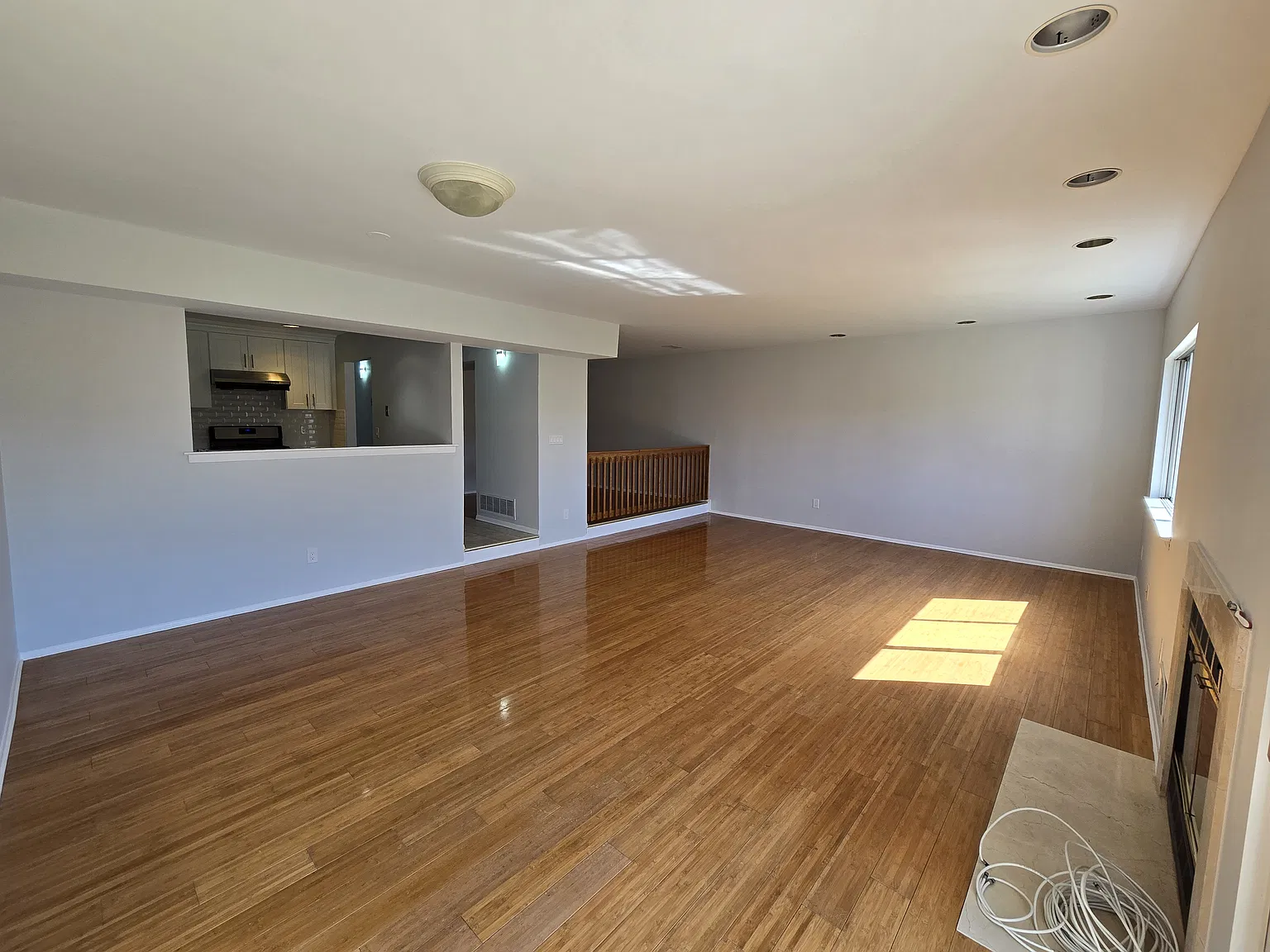 3 bed, 2.5 bath, $4,000 — Photo 4