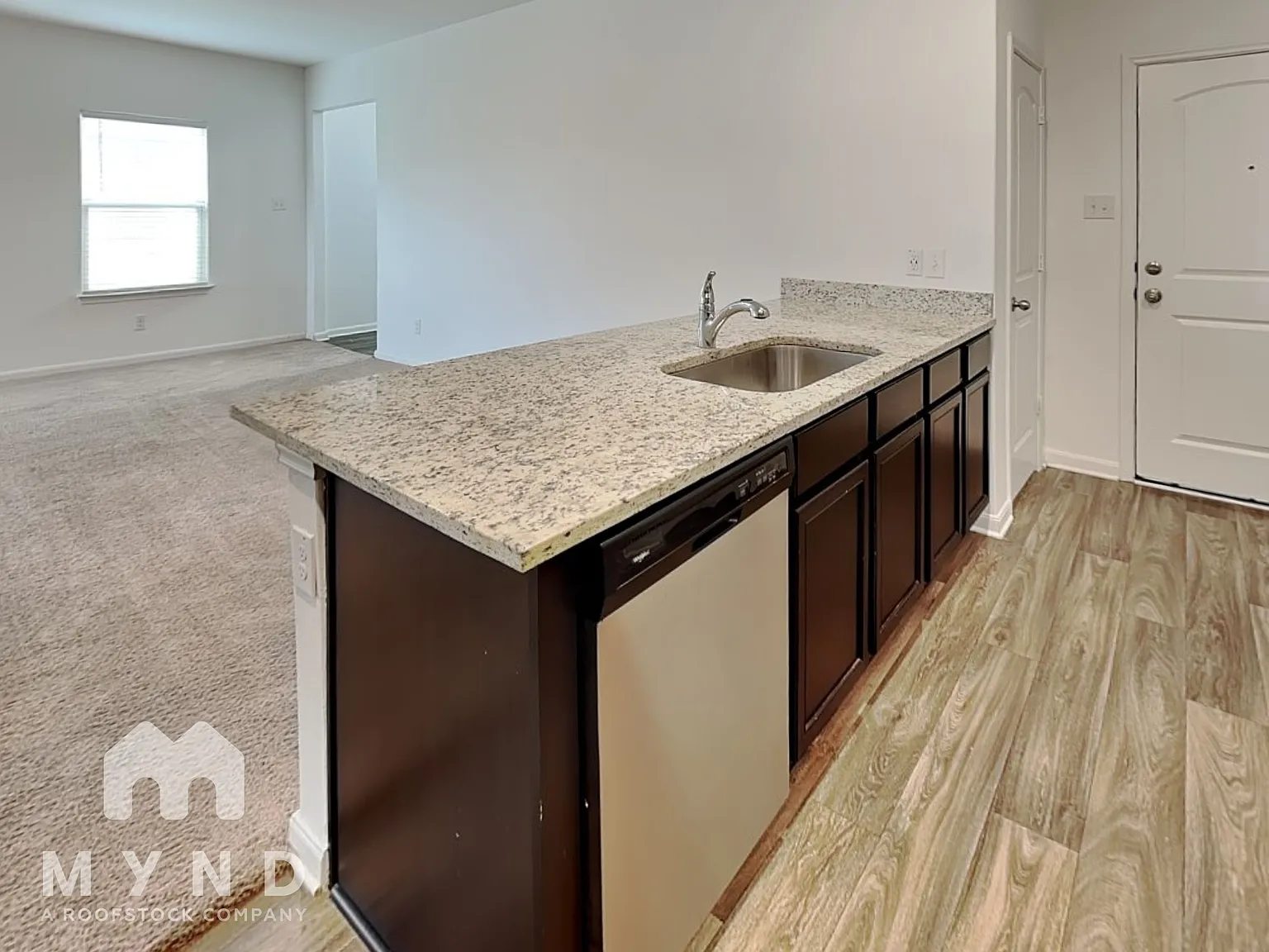 5 bed, 2.5 bath, 2470 sqft, $2,015 — Photo 4