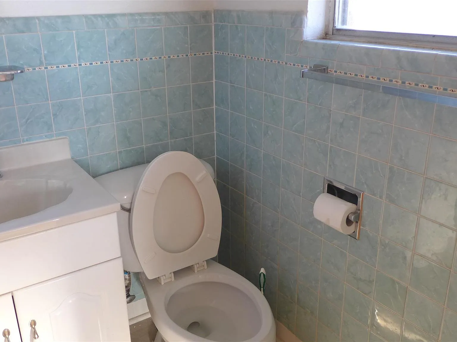 3 bed, 1.5 bath, 1500 sqft, $1,850 — Photo 2