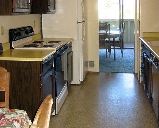 Kitchen w/ eating area