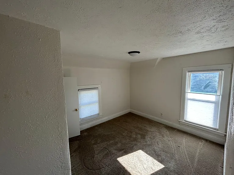 1004 Woodward Ave — Photo 26