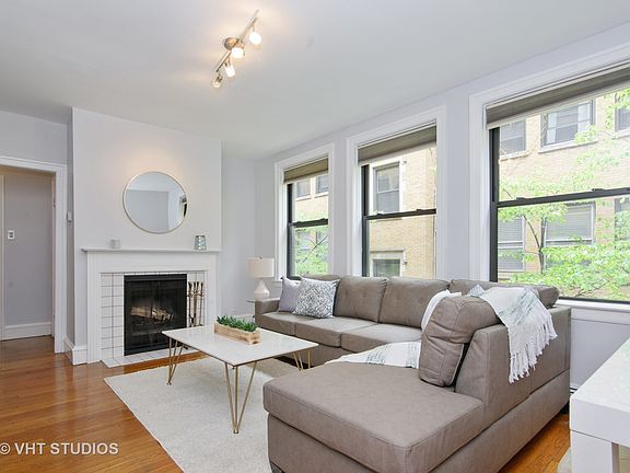 3rd image of 636 W Waveland Ave #D2
