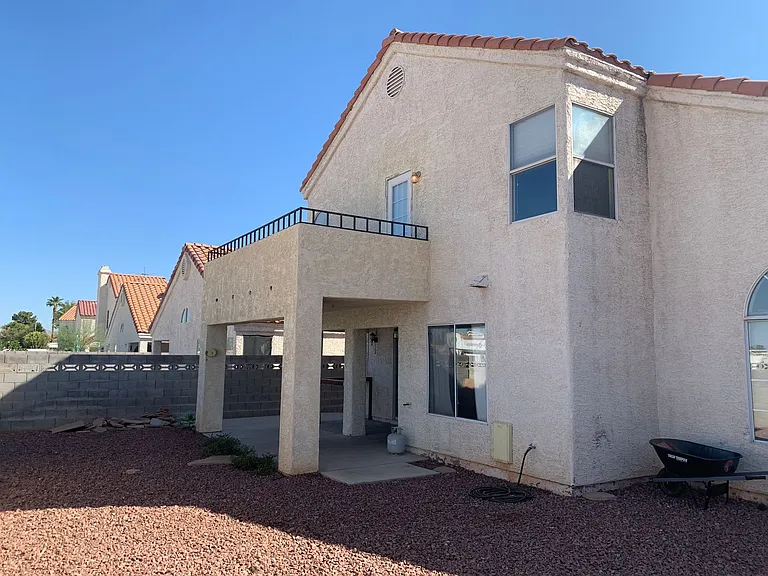1910 Guinn Dr — Photo 15