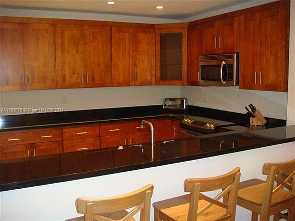 4th image of 251 Crandon Blvd APT 436
