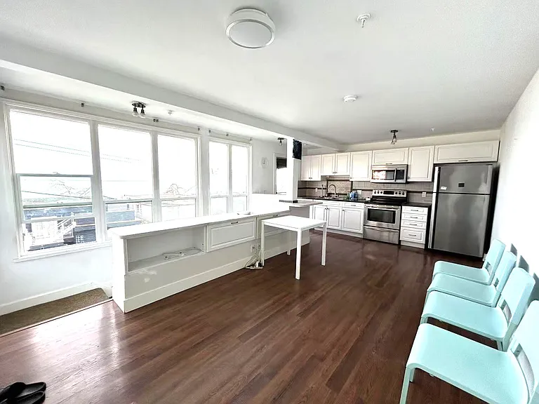 14602 W Beach Ave #BASEMENT — Photo 1