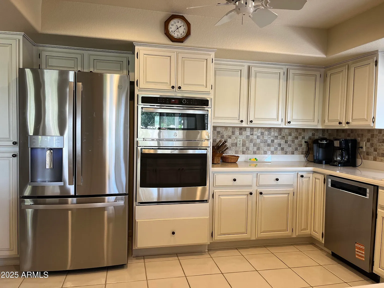 2 bed, 2.5 bath, 2668 sqft, $3,000 — Photo 2
