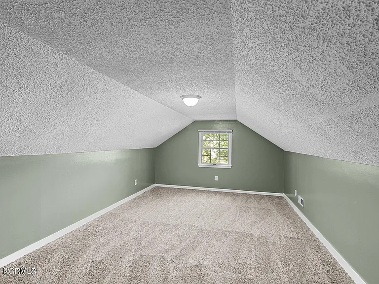 5722 Gondolier Dr — Photo 33