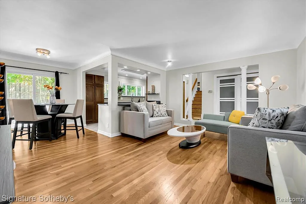 3 bed, 2147 sqft, $4,500 — Photo 2