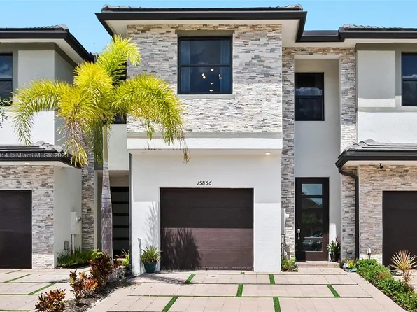 15856 NW 91st Ct, Miami Lakes, FL 33018