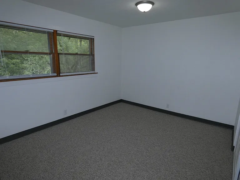 518 N 4th St #1 — Photo 14