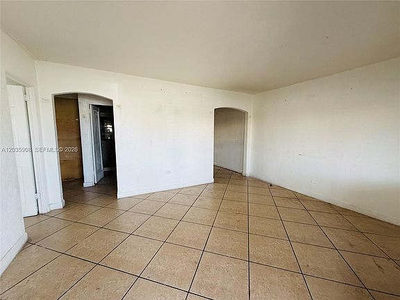 4th image of 1550 E 10th Ave